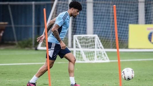 Machado fez trabalhos com bola na manhã desta terça (24), na Toca da Raposa