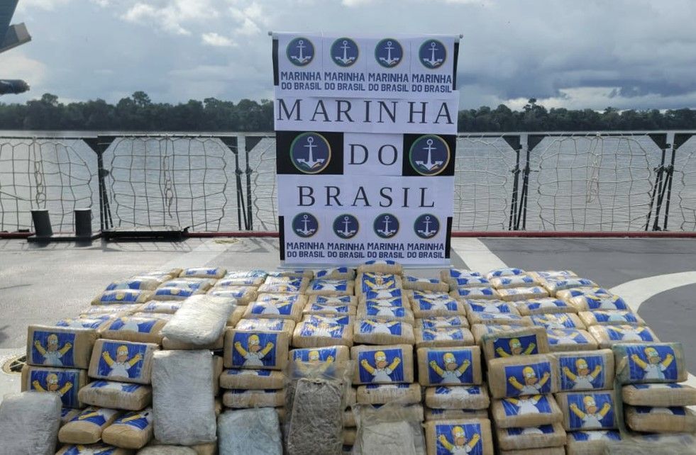 Marinha apreende mais de 1 tonelada de maconha dos 'Simpsons' em barco e aciona a PF