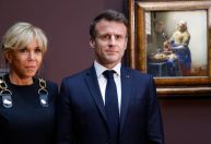Tapa de primeira-dama em Macron teria sido motivada por mensagens de atriz