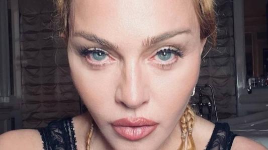 Madonna está se recuperando em casa