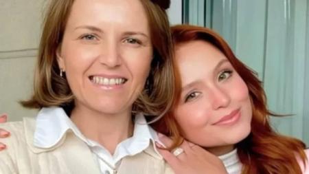 Mãe de Larissa Manoela afirma que se arrepende de mensagem enviada para a filha na véspera de Natal