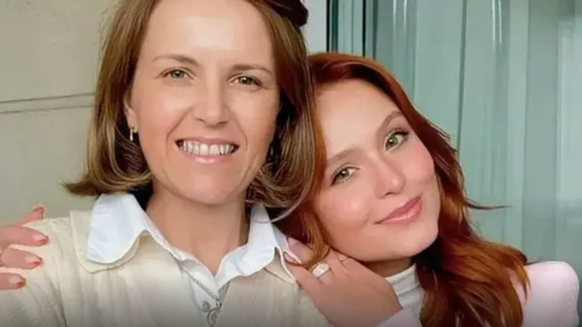 Mãe de Larissa Manoela cita 'Luto em vida' ao juntar pertences da filha