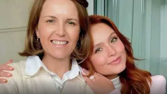 Mãe de Larissa Manoela dá sua versão dos fatos sobre o rompimento com a filha