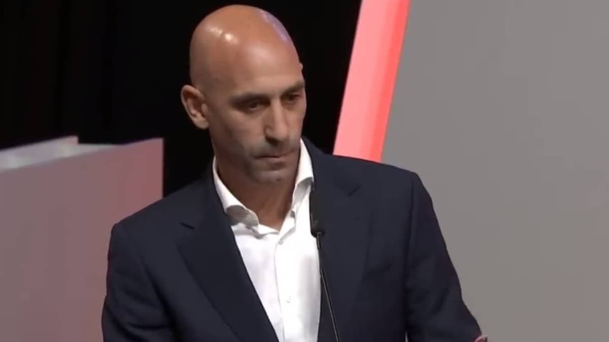Mãe de Rubiales, dirigente acusado de assédio, é internada após greve de fome