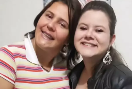 A esquerda a mãe Fernanda, ao lado da filha, Talita, que responderá em liberdade provisória.