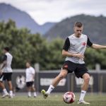 Fernando Diniz pode surpreender em escalação do Vasco na estreia no Carioca