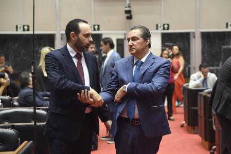 A deputada Bella Gonçalves faz discurso no plenário da Assembleia de Minas
