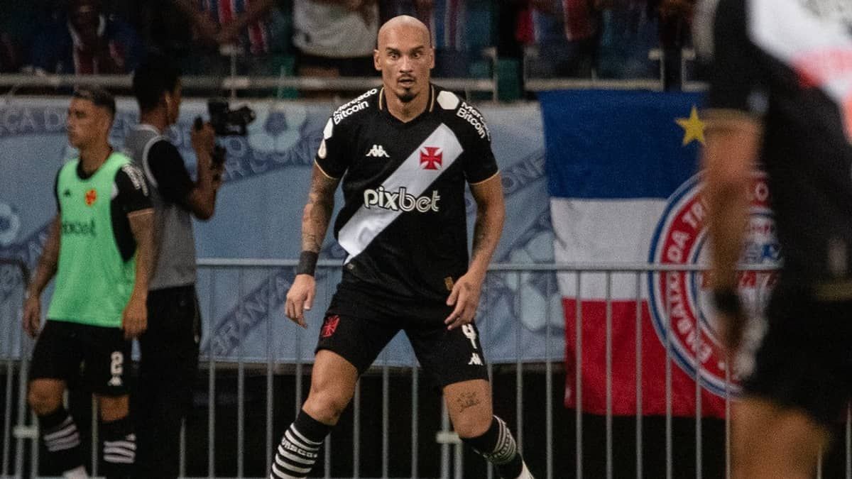 Maicon se torna principal opção no Vasco com provável baixa de Medel