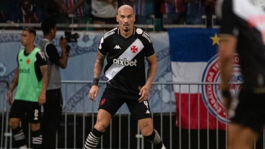Maicon deve ganhar nova chance, sem Medel, diante do Fortaleza