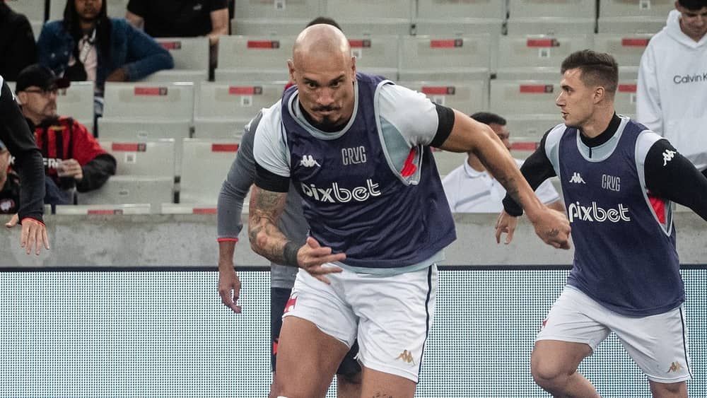 Zaga vira dor de cabeça no Vasco para decisivo duelo contra o Corinthians