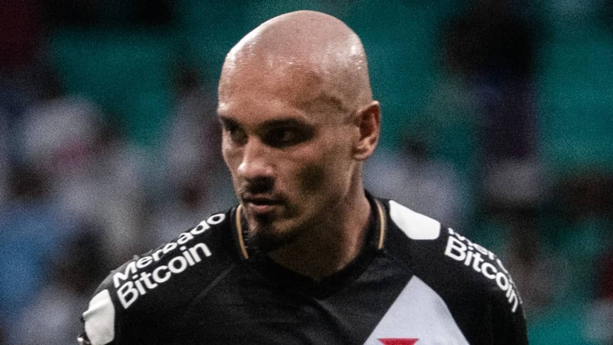 Maicon abre disputa para a zaga do Vasco: “Não gosto de ficar no banco”