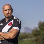 Entenda por que Vitória não terá zagueiro do Vasco nessa janela de transferências