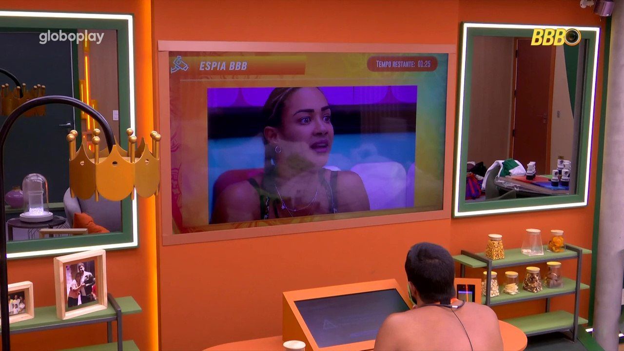 BBB 25: Maike escuta conversas polêmicas sobre rivais na Central do Líder
