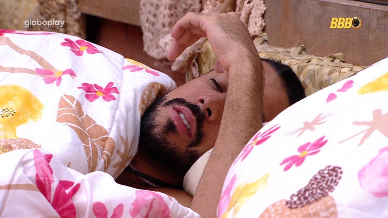 Renata diz que Maike 'passou' do limite com ela no BBB 25: 'eu reclamei'