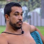 Maike planeja enganar participantes do BBB 25 e Eva concorda: 'Chora pra nós'