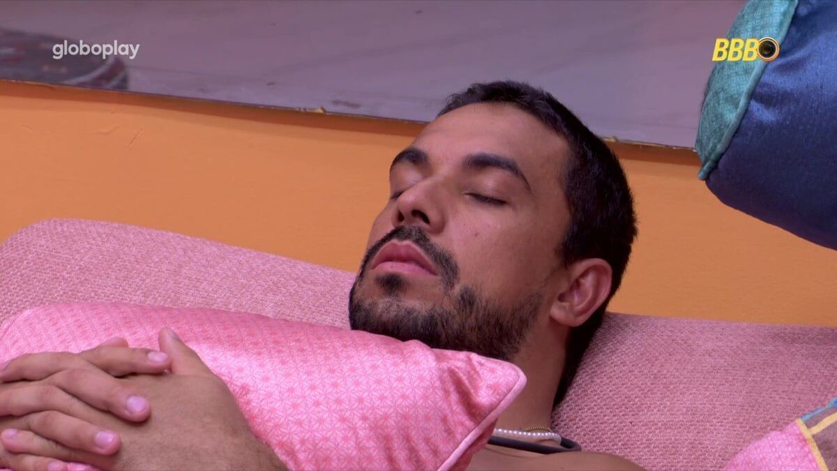 Estado de saúde de Maike é atualizado após brother passar mal no BBB 25
