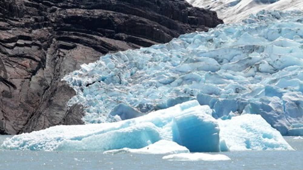 Maior iceberg do mundo se movimenta após quase 40 anos
