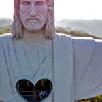 Maior que estátua do RJ, Cristo Protetor será inaugurado; veja onde e detalhes
