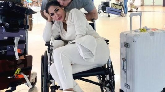 Maíra Cardi revelou estar andando com auxílio de cadeira de rodas