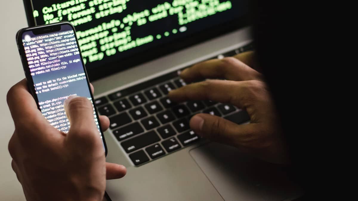 EUA oferece U$ 5 milhões por homem que vendeu telefones criptografados