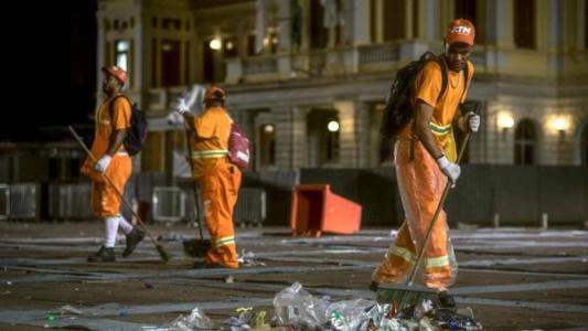 Mais de 133 toneladas de lixo já foram recolhidas no Carnaval de BH
