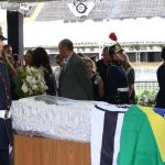 Ausência de geração do penta no velório de Pelé é criticada