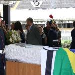 Ausência de geração do penta no velório de Pelé é criticada