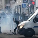 Mais de 320 pessoas são detidas em protestos na França na madrugada de domingo (2)