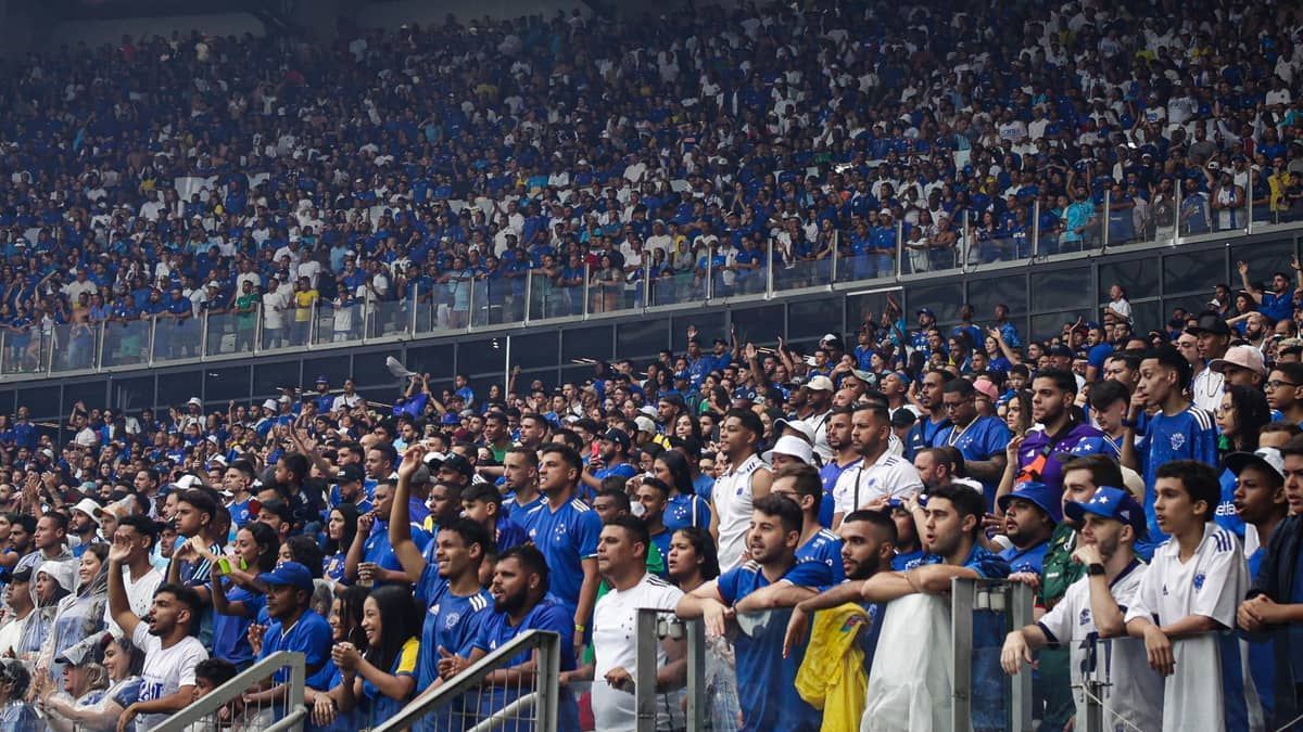 Torcida perde a paciência e vaia Cruzeiro após empate com o América