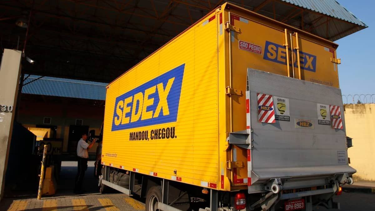 Correios vão leiloar celulares, notebooks e até drone esquecidos 