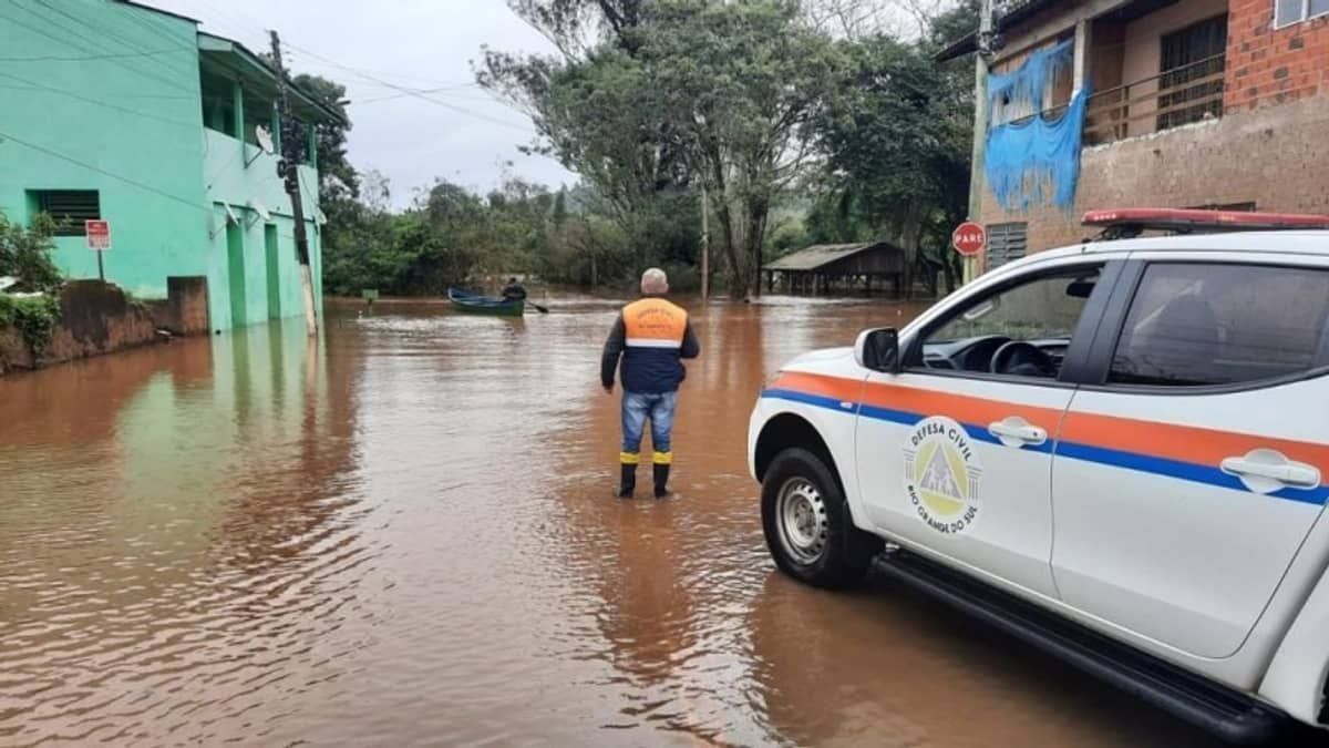 Ciclone no RS: 15 corpos são encontrados na mesma casa e número de mortos sobre para 21
