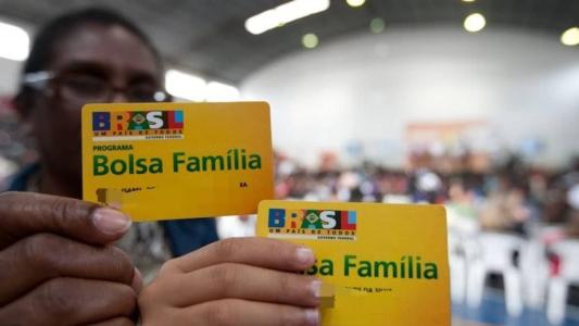 Mais pessoas recebem o Bolsa Família nesta quinta-feira