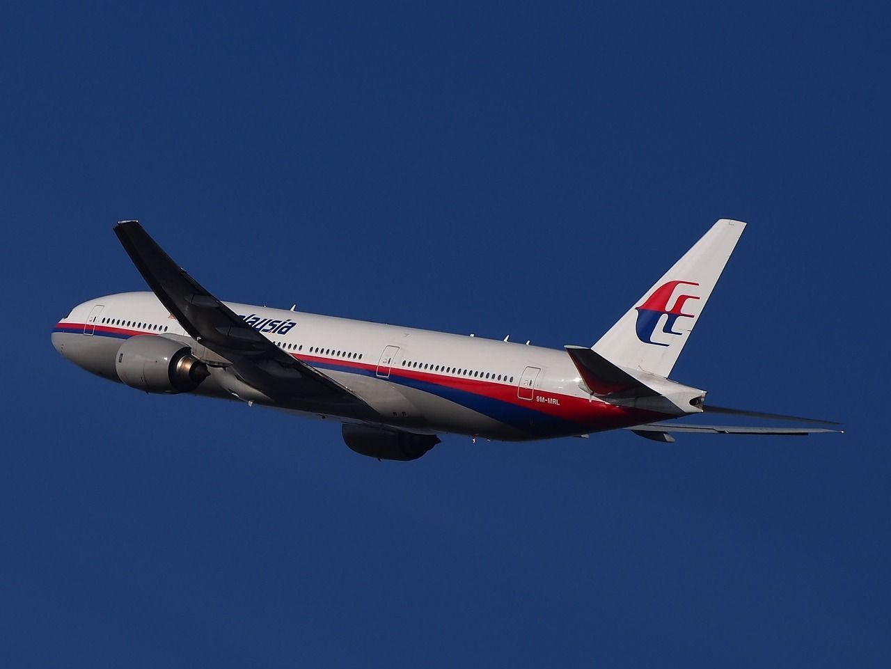 O que aconteceu com o avião da Malaysia Airlines que desapareceu há 10 anos?