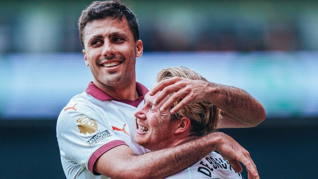 City toma susto, mas vence Crystal Palace de virada e segue na luta pelo título do Inglês