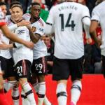 Manchester United vence Nottingham Forest e se consolida em 3º no Inglês