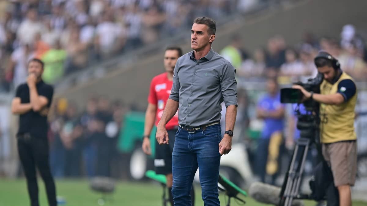 ‘Temos que reagir’, afirma Mancini após nova derrota do América no Brasileirão