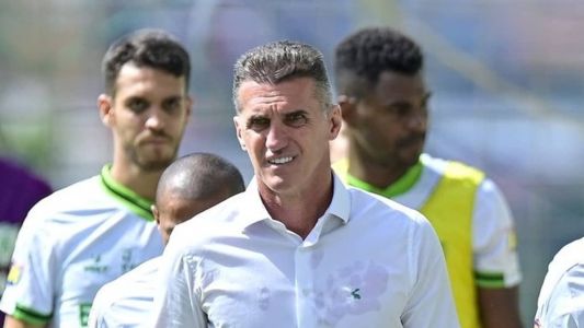 Mancini durante partida entre América e Cuiabá