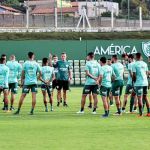 Dirigente do América reforça apoio aos jogadores: 'Vamos sair dessa com vocês'