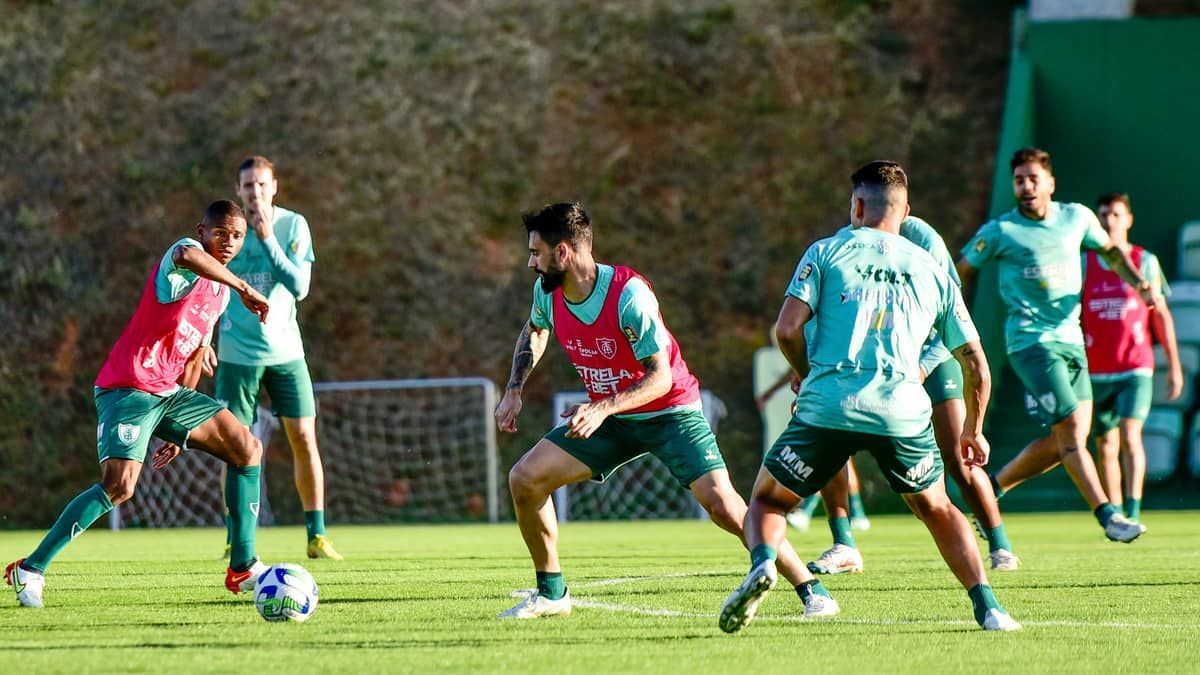 Com novidades, América divulga relacionados para enfrentar o Inter na Copa do Brasil