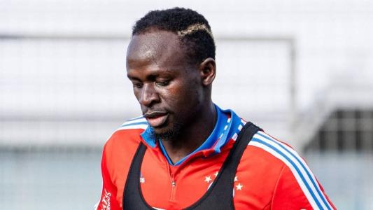 Mané já treina com bola, mas ainda não está pronto para voltar aos gramados