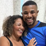 Davi afirma que namoro 'só depende de Mani' e pede desculpas em live