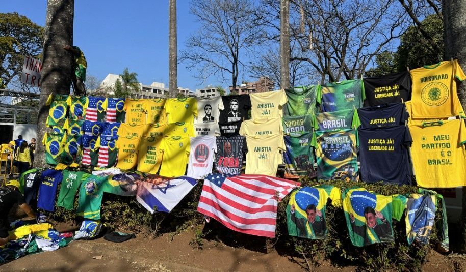 Manifestação na Praça da Liberdade tem defesa da anistia, críticas a Moraes e apoio a Israel e EUA