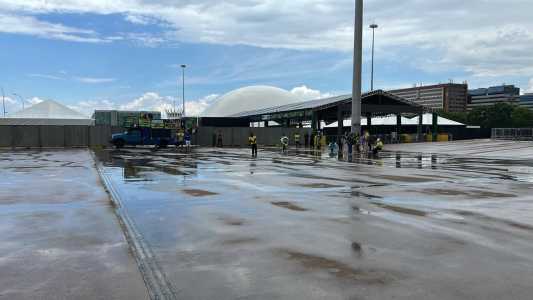 Espaço reservado para a manifestação em Brasília estava vazio minutos antes do horário marcado para o ato