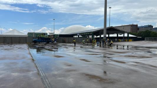 Espaço reservado para a manifestação em Brasília estava vazio minutos antes do horário marcado para o ato