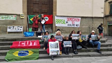 Manifestação em Florença condena atos criminosos em Brasília