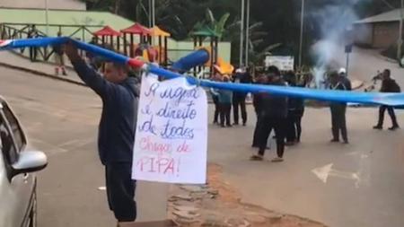 Manifestação por falta de água em Mariana