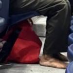 Manifestante cola os pés no chão e interrompe semifinal do US Open