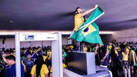 Manifestantes apoiadores de Bolsonaro invadiram prédios públicos e causaram danos patrimoniais em Brasília