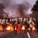 Marco temporal: indígenas bloqueiam rodovia em São Paulo