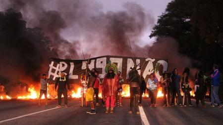 Manifestantes bloquearam Rodovia dos Bandeirantes, em São Paulo, contra votação do Marco Temporal